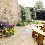 Grange House 度假居 *